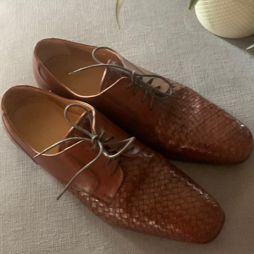 Mens dress shoe, Paul Fredrick size 10